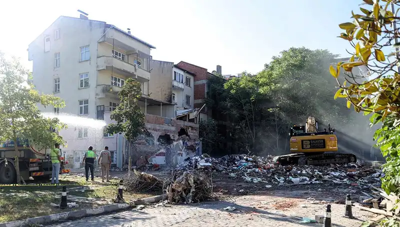 Sındırgı’da Deprem Artçıları Devam Ediyor: 4.0 ve 3.9 Şiddetindeki Sarsıntılar