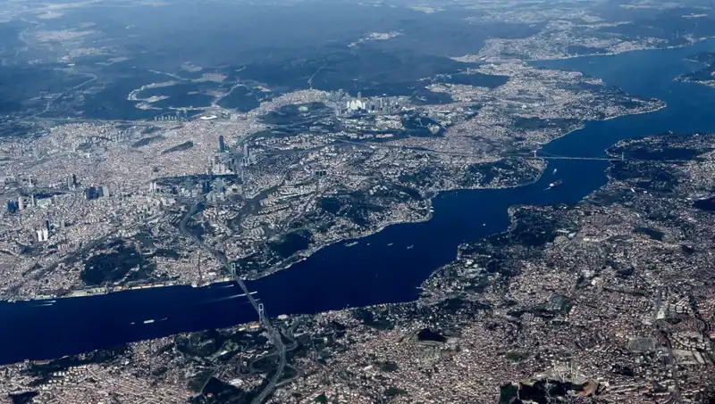 İstanbul’un Semalarında Bahar Coşkusu: Uçaklar Hangi İhtişamı Sunuyor?