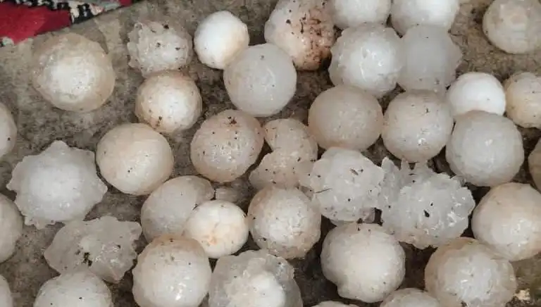 Şanlıurfa'da Kar Topu Büyüklüğünde Dolu Yağışı Şehirde Etkili Oldu!