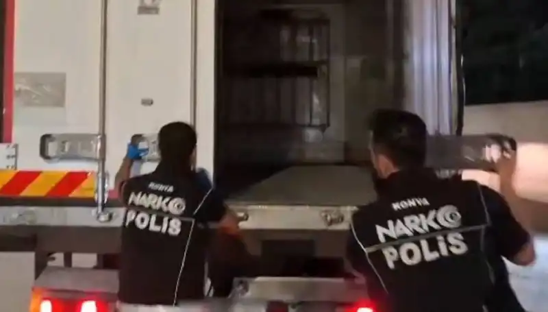 Konya'da Uyuşturucu Operasyonu: Dört Şüpheli Eş Zamanlı Yakalandı