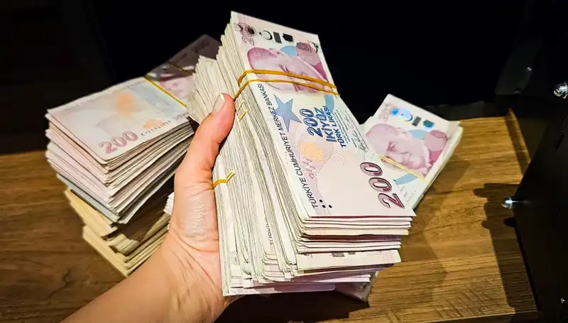 Türkiye'deki Mevduat Miktarı 12 Trilyon Liraya Ulaştı: Ekonomi Nereye Gidiyor?