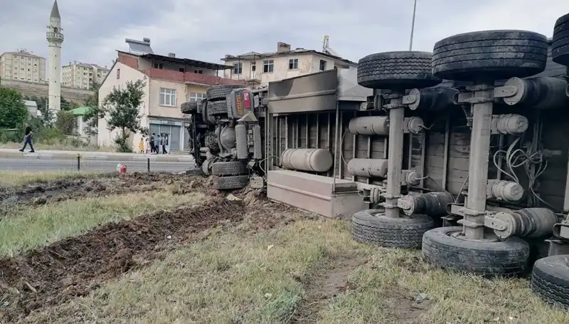 Erzurum'da Freni Boşalan TIR'ın Yarattığı Korkunç Kazada Hayat Kayıpları