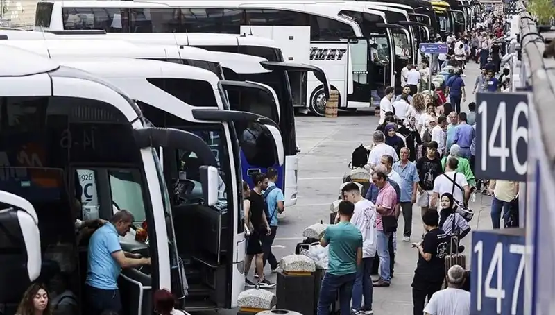 Geçen Yıl 369 Bin Kişi İstanbul'dan Ayrıldı: Nedenleri ve Etkileri