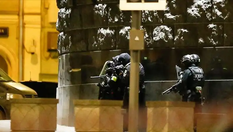 Rusya'da Bir Kişi, Çatıdan Rastgele Ateş Açarak Korku Saçtı