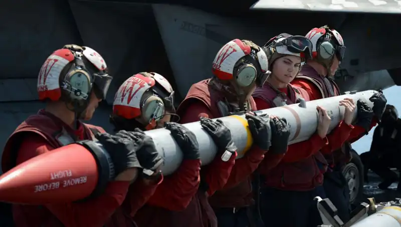 Amerika, Suudi Arabistan'a Yeni Füze Sevkiyatı Yapıyor!