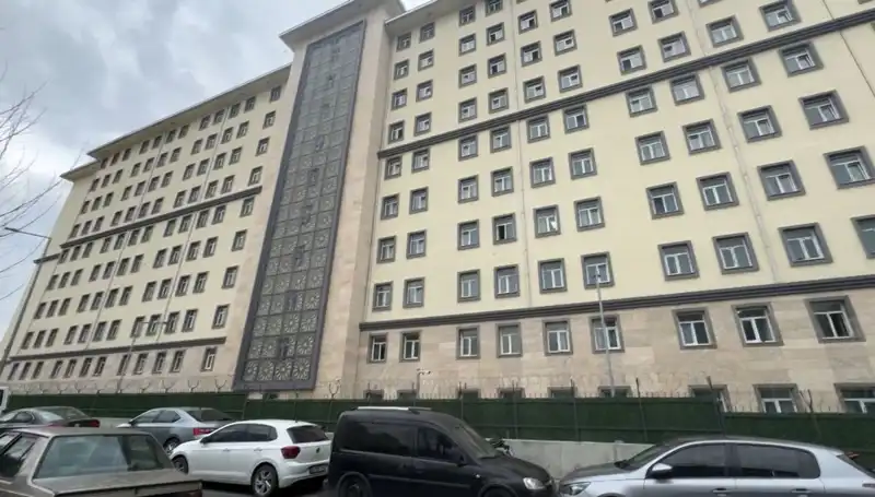 Kız Öğrenci Yurdunda Şok Olay: Takipçisi İçeri Girdi, Odaları Tek Tek İnceledi