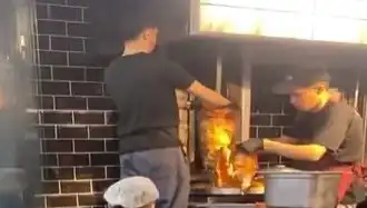 Pişmiş Tavuk Dönerin Üzerine Çiğ Et Koymanın Şok Edici Tehlikeleri