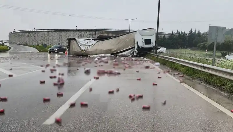 TIR Kazası: İçkilerin Yola Saçıldığı O Anlar ve Sonrası