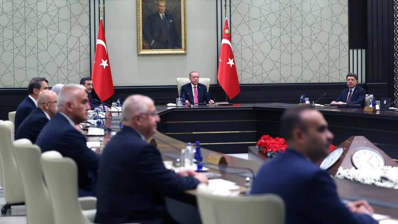Kabine Toplantısında Suriye ve Asgari Ücret Tartışmaları Öne Çıkıyor