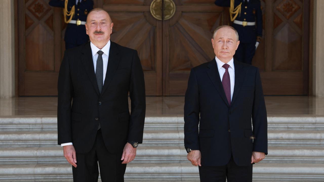 Putin Aliyev'e Özür Diledi