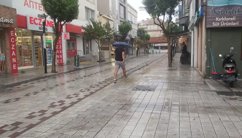 Kırklareli'nde Sağanak Yağış Hayatı Olumsuz Etkiledi: Son Durum Ne?