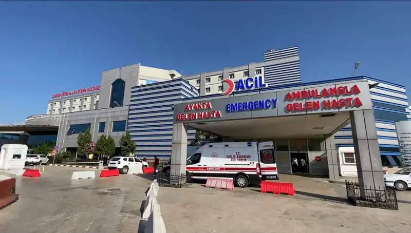 Tavuktan Zehirlenme Skandalı: 225 İşçi Taburcu Edildi