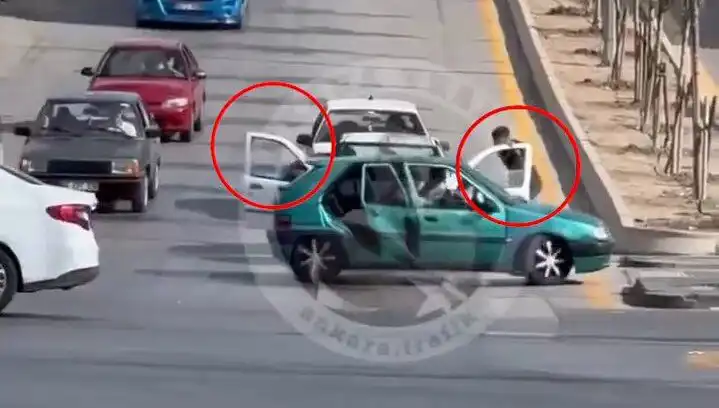 Trafikte Bıçak ve Kılıçlı Saldırı: Emniyetten Operasyonlarla Gözaltılar