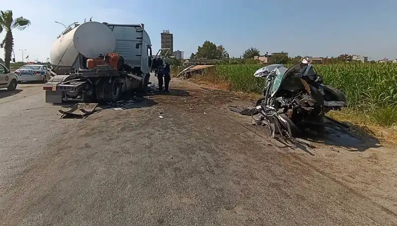 Adana'da Tanker, Otomobil ve Kamyona Çarptı: Feci Kaza Gözler Önünde Gerçekleşti