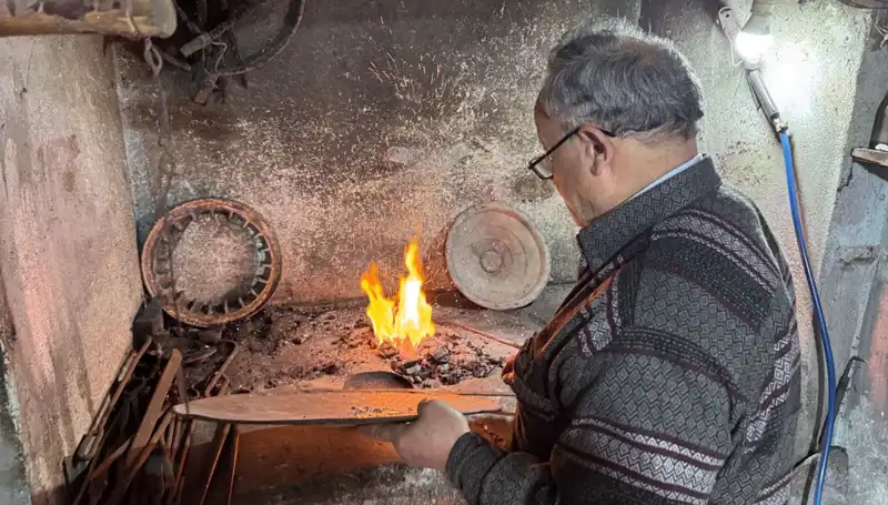 20 Metrekarelik Dükkanında Baba Mesleğini Yaşatan Esnafın Hikayesi