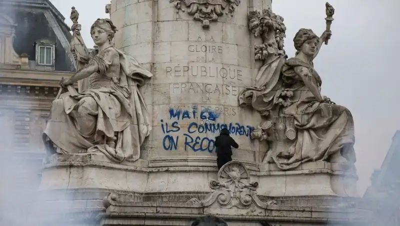 Paris'te Graffiti İle Mücadele: Belediyeden Radikal Önlemler