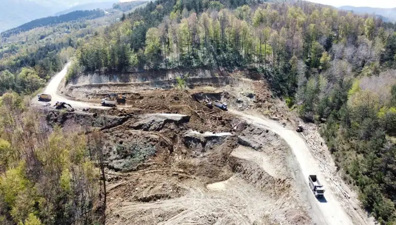 Kastamonu-Çatalzeytin Yolunda Heyelan: Erişimi Kesintiye Uğratan Doğa Olayı