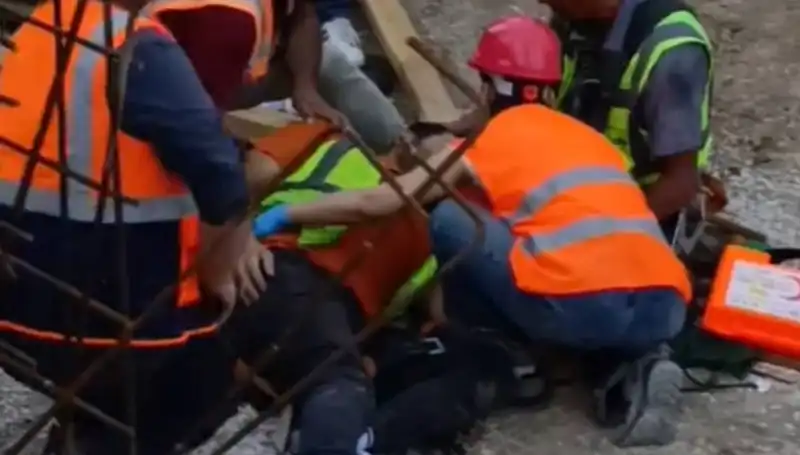Adana'da İnşaat Kazasında İki İşçi Yaralandı: Olayın Ayrıntıları Neler?