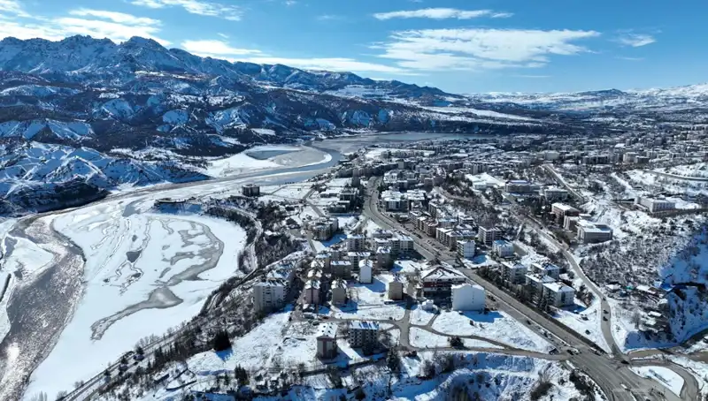 Tunceli'de Kış Şartları Nedeniyle 131 Köy Yolu Ulaşıma Kapandı