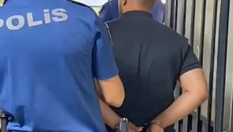 İzmir'de Polise Yönelik Saldırı: Olayın Ardından Tutuklama Gerçekleşti