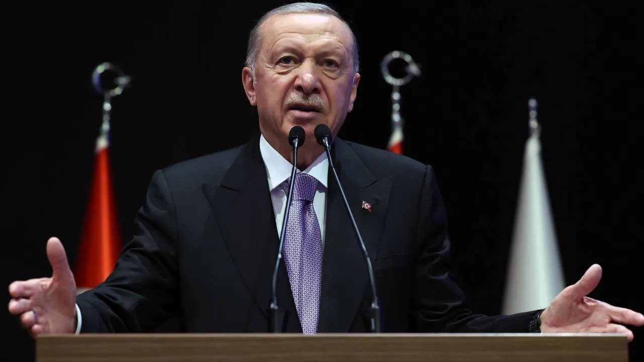 Cumhurbaşkanı Erdoğan’a Hakaret Eden Şahıs Resmi İlanla Aranıyor