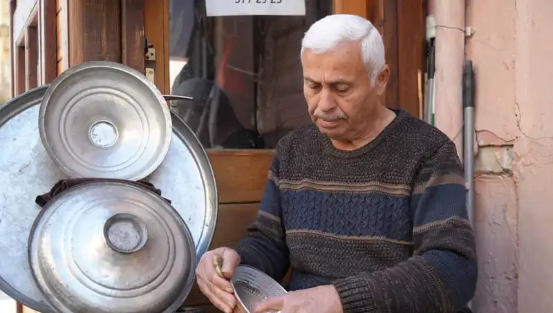 Günümüz Meslekleriyle Savaşan Efsanevi Zanaatlar: O Günleri Mumla Arıyoruz