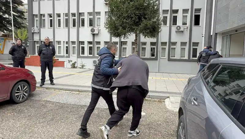 10 Bin Sentetik Ecza Hap Ele Geçirildi: İlgili Şebeke Çökertildi