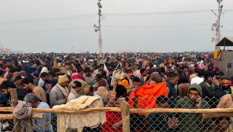 Hindistan'da Dini Festivalde Tragik İzdiham: Altı Ölü, Yüzlerce Yaralı