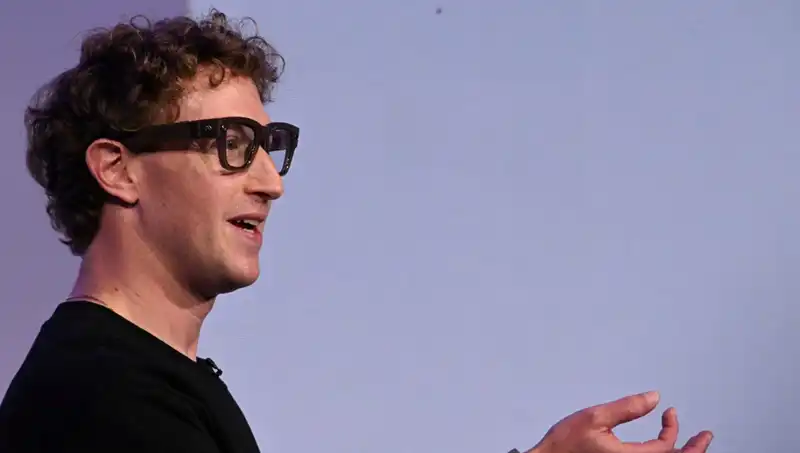 Yapay Zeka Destekli Yeni Gözlük: Zuckerberg’in Devrim Niteliğindeki Tanıtımı!