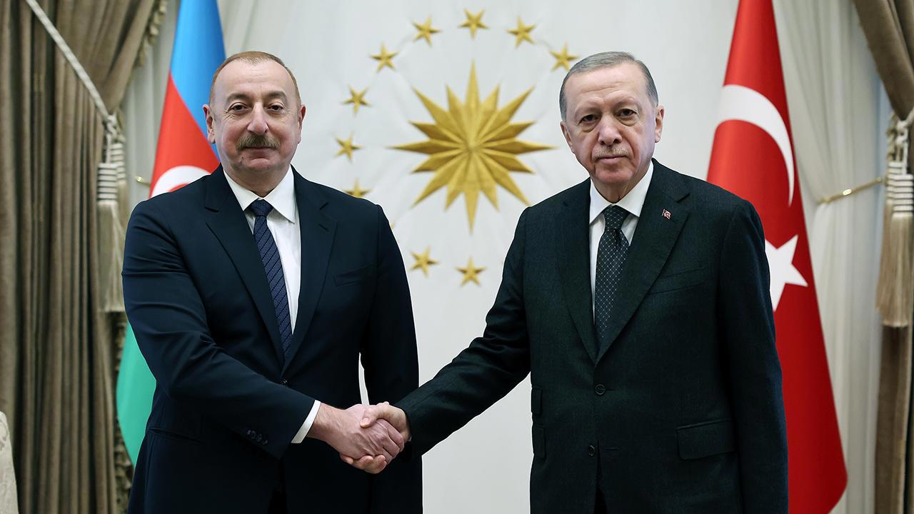 Cumhurbaşkanı Erdoğan, Azerbaycan Cumhurbaşkanı Aliyev ile bir araya geldi