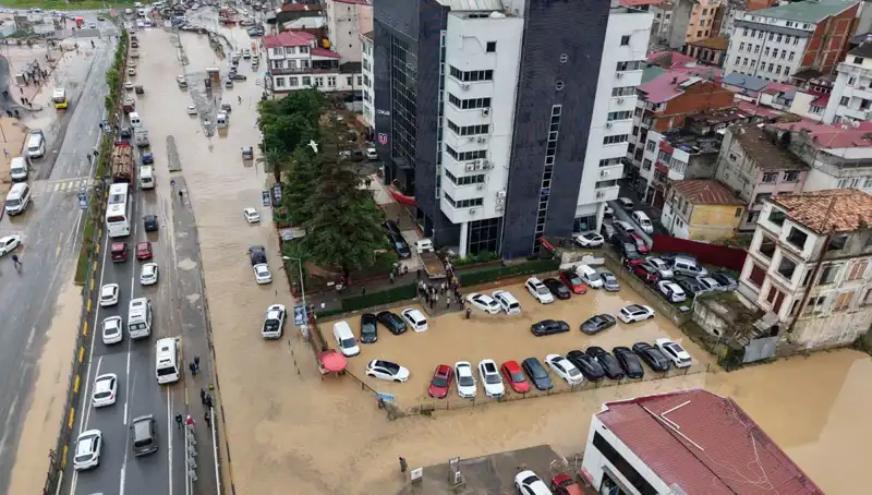 Trabzon’da Sel Faciası: Kayıp Kişi İçin Arama Çalışmaları Devam Ediyor