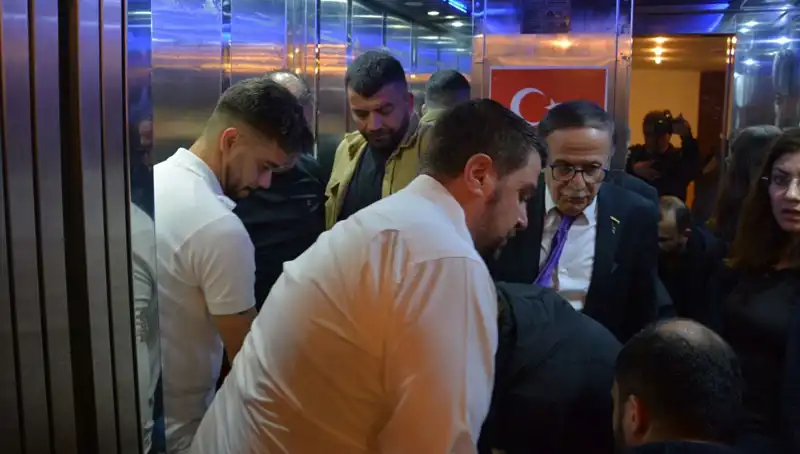 Volkan Konak Anma Töreninde Kalp Krizi: Sanatçı Hayatını Kaybetti