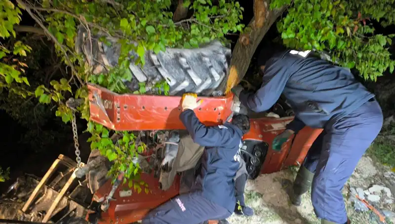 Kontrolden Çıkan Traktör Devrildi: Korkunç Kaza ve Sonrası