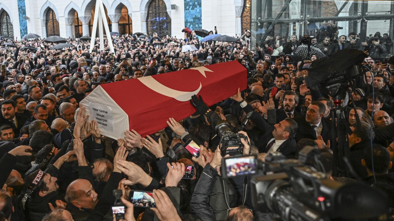 Ferdi Tayfur'un Cenazesi Son Yolculuğuna Uğurlandı