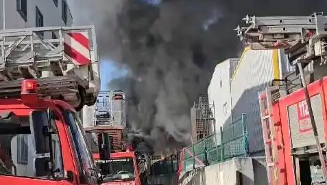 Tuzla'daki Fabrika Yangını: Kontrol Altına Alındı, Tehlike Geçti!