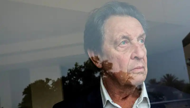Elon Musk’ın Babası, Üç Cinayetle İlgili Şok Eden İtiraflarda Bulundu