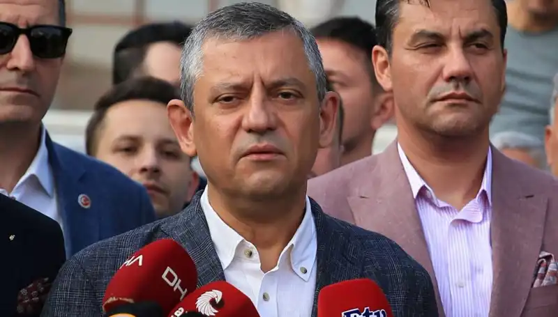 Özgür Özel: "Sandığı Ortadan Kaldırma Çabaları Tehlikeli"
