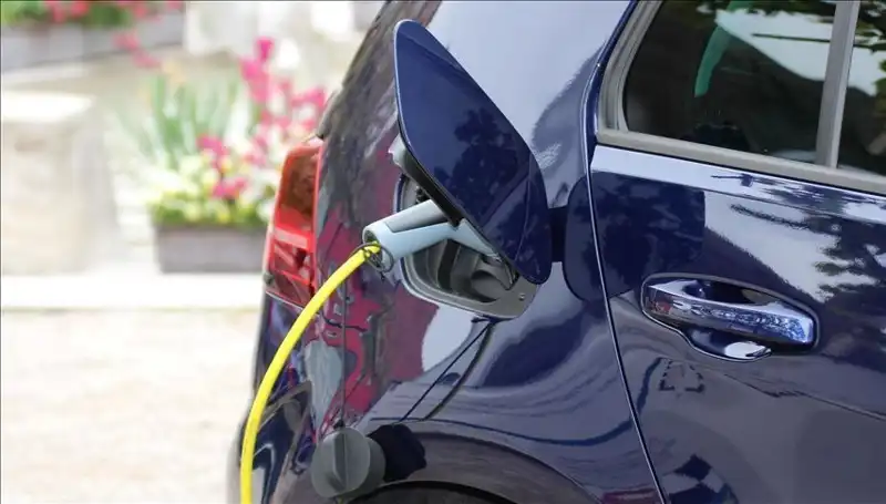 Tesla'nın Menzil Rekorunu Kıran Elektrikli Araç: 1500 Kilometreyle Göz Dolduruyor!
